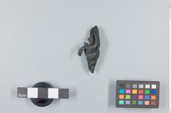 Foto (Seitenansicht) von buddistisches Amulett 3 (NHMW-ZOO-MO-0081100-ETH-114)